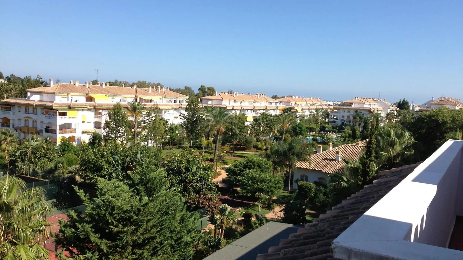 Apartment Apartamento Urb Dama De Noche 5 Pax Y Terraza En Puerto Banus Marbella