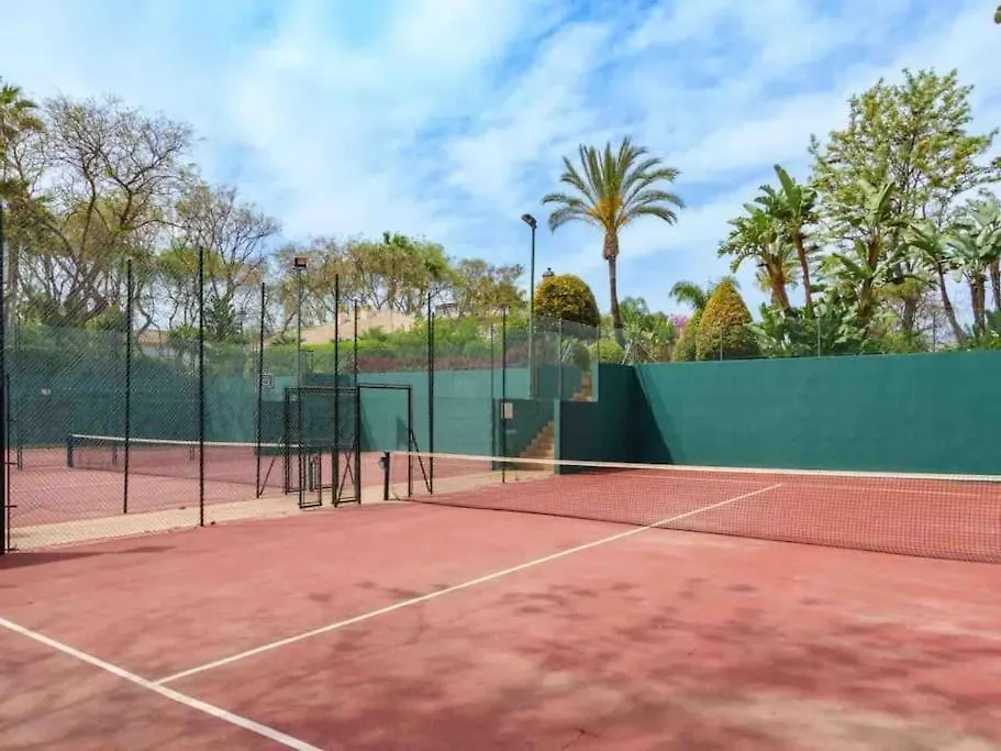 Apartamento Urb Dama De Noche 5 Pax Y Terraza En Puerto Banus Marbella Spain