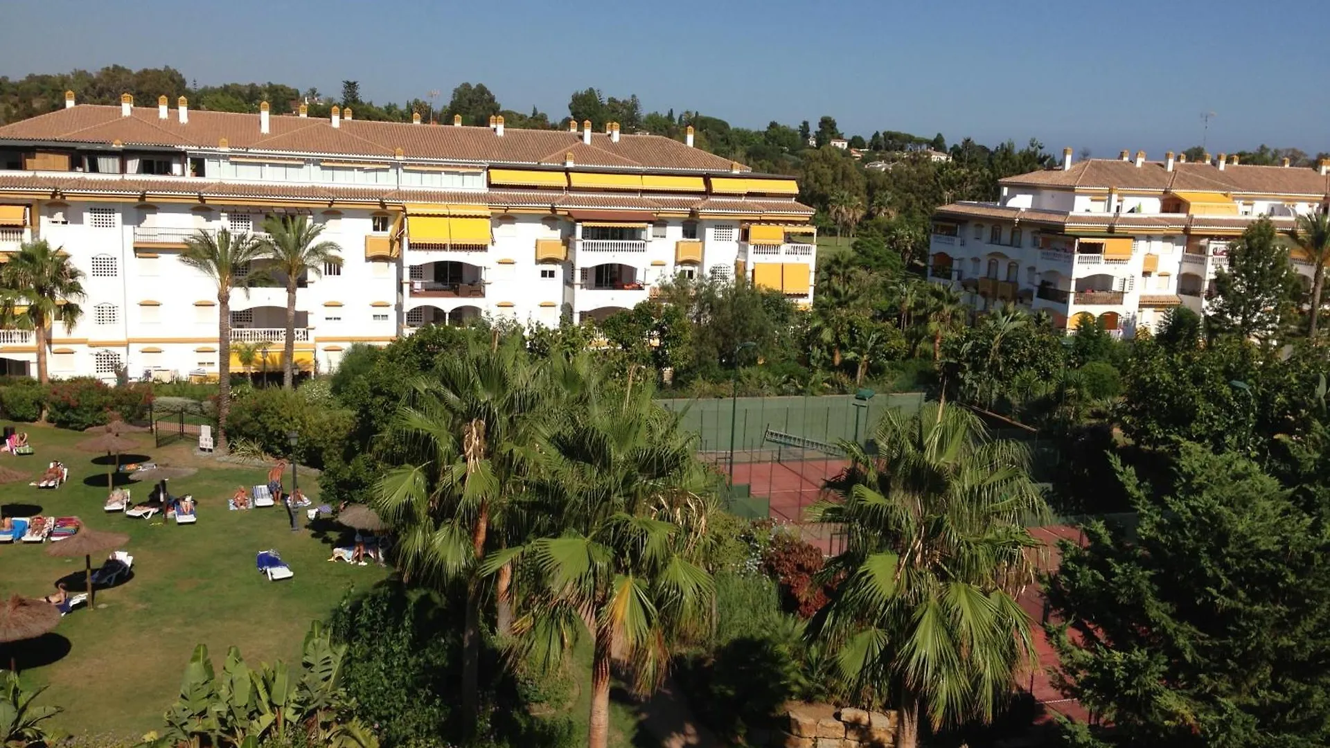 Apartamento Urb Dama De Noche 5 Pax Y Terraza En Puerto Banus Marbella Spain